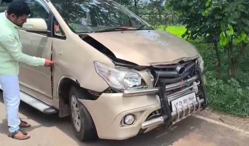Labour Minister Vivekanand escapes unhurt as convoy cars damaged in Medak mishap poltical3